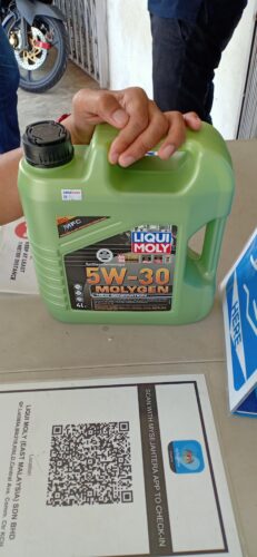 Molygen New Generation 5W30 (4 Liter) Engine Oil - Excellent engine protection and greatly reduces friction + Up to 10,000km service interval photo review