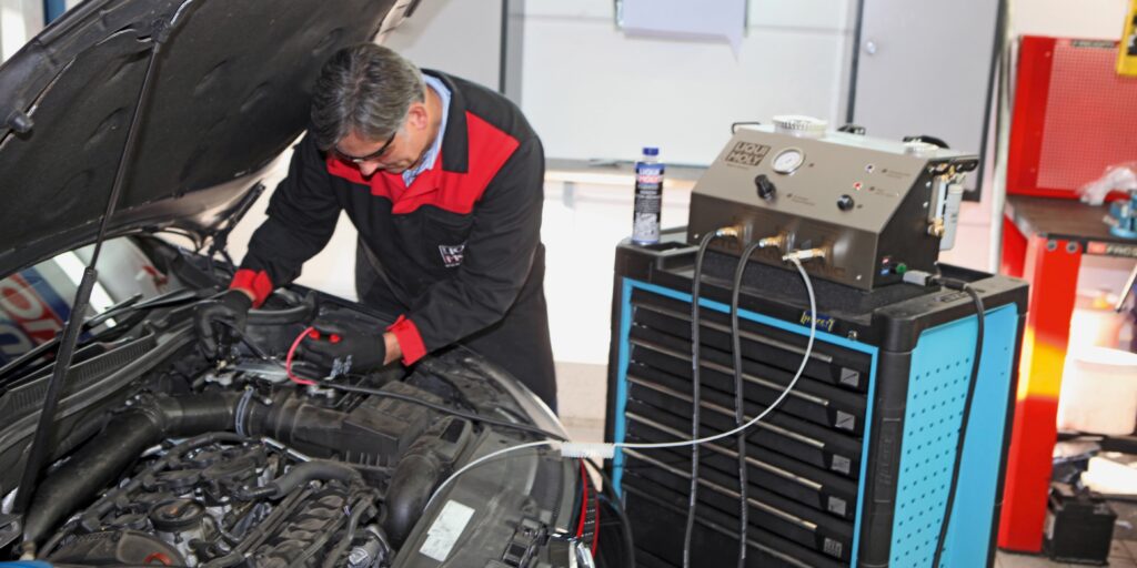 Jet Clean Tronic Boosting Engine Performance and Efficiency LMEM